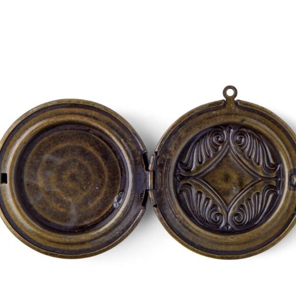 Hildie & Jo Brass Locket Antique Key Pendant with embellished pearls - Picture 2 of 2